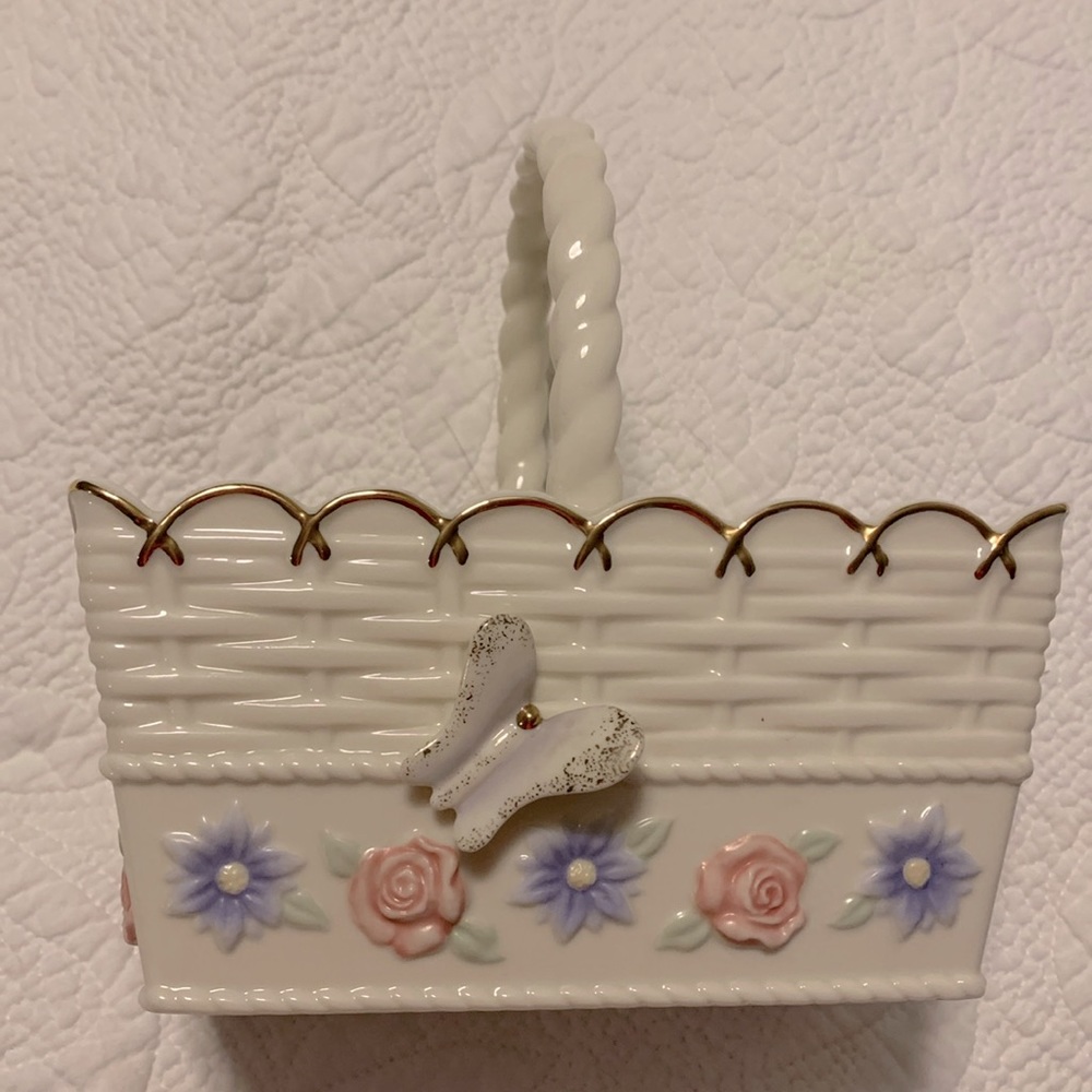FINAL SALE!! Perfect for Easter! Lennox butterfly basket with gold accents